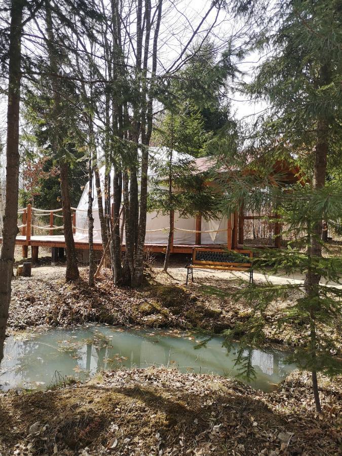 Medve Dome - Luxury Camping In The Middle Of Nature Hotel Vlahita Exterior photo