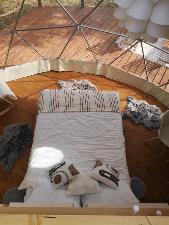 Medve Dome - Luxury Camping In The Middle Of Nature Hotel Vlahita Exterior photo